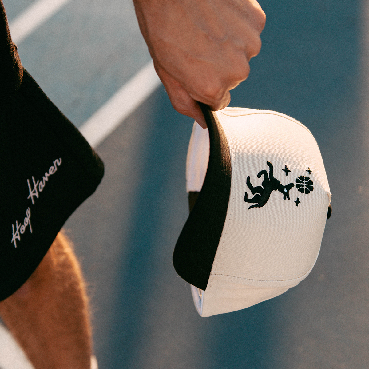 MAN'S BEST FRIENDS SNAPBACK